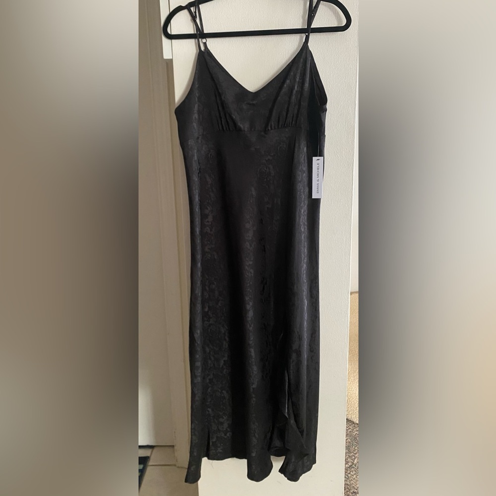 Beautiful lightweight cocktail dress with soft pattern.